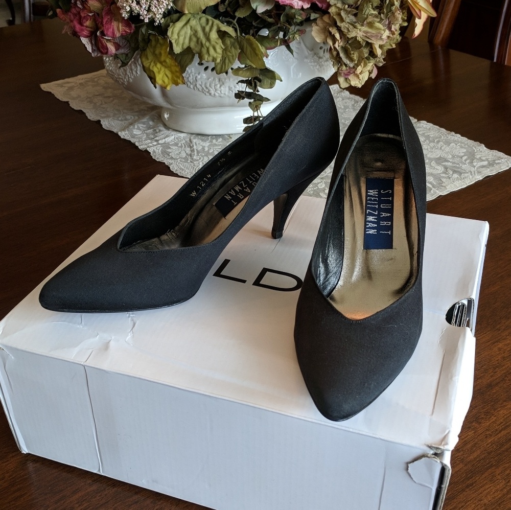 Stuart Weitzman black pumps